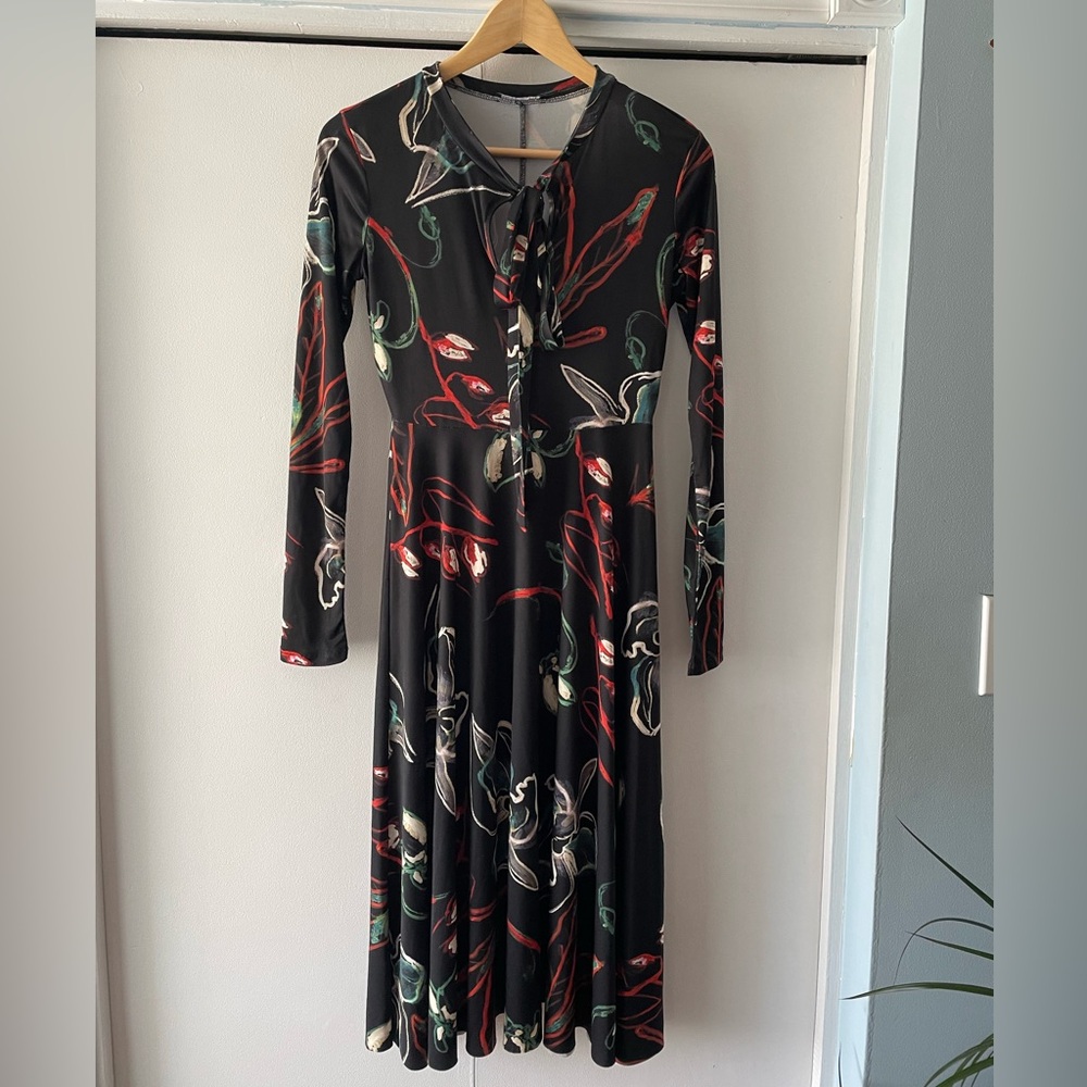Elegant Black Patterned Dress